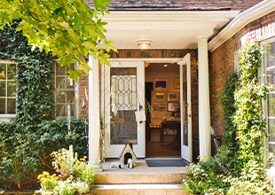 お店のコンセプトに合わせた外観デザイン